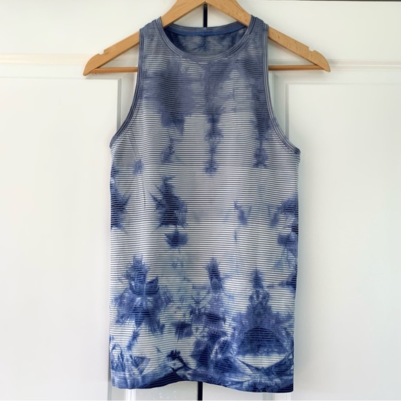 lululemon athletica Tops - Lululemon Swiftly Tech Tank Top Shirt Shibori Stripe Purple Athletic Size 4